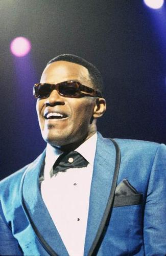 Ray Charles lives on through Jamie Foxx’s rockin’ performance in  