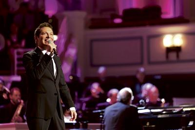 Sunset season opens with American Songbook superstar.