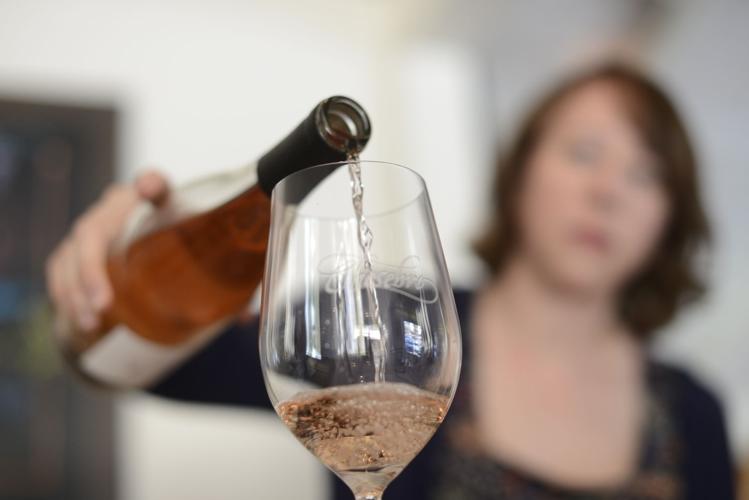 Chesebro wine pour