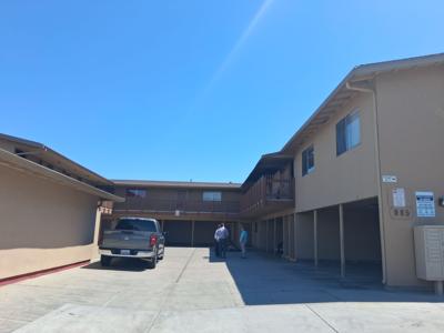 Apartment Complex (RH) English