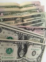Burning Question: Do cashless restaurants discriminate against the poor?