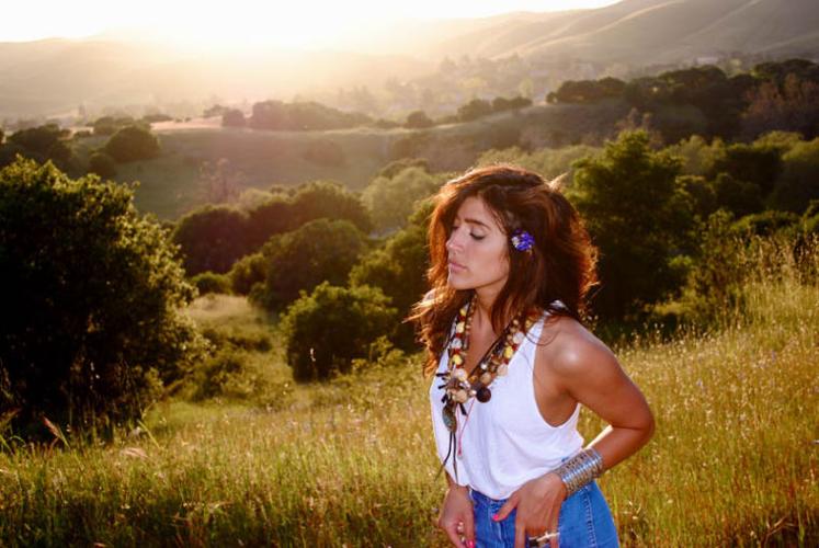 Local fashionistas are part of a growing trend to liberate what you wear.  