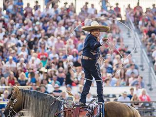Famed charro Tomás Garcilazo brings his ‘hypnotic’ reata skills to Salinas.