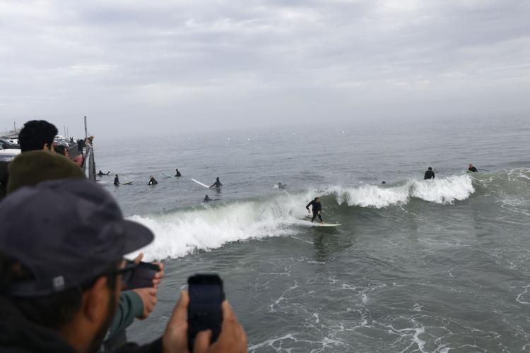 Wharf surf