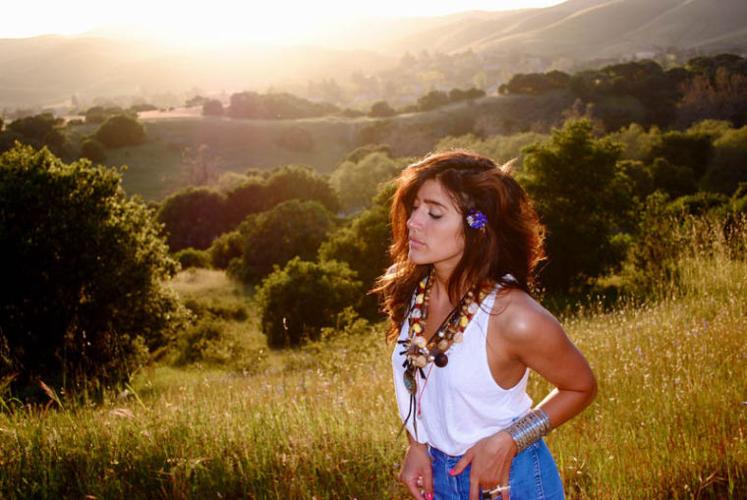 Local fashionistas are part of a growing trend to liberate what you wear.  