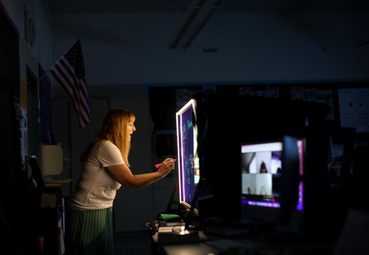 042823 Remote teachers 05.jpg