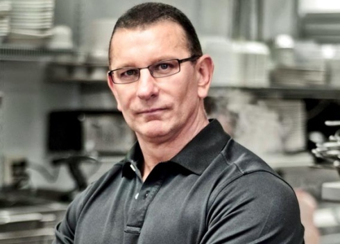 Celeb TV Chef Robert Irvine Teams with CSUMB Film Students, Yells a Lot