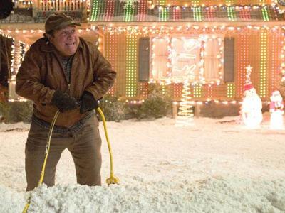 Deck the Halls is a holiday movie with no real Christmas spirit.  