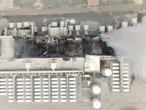 Image for display with article titled Another Fire Burns at the Vistra Battery Facility in Moss Landing.