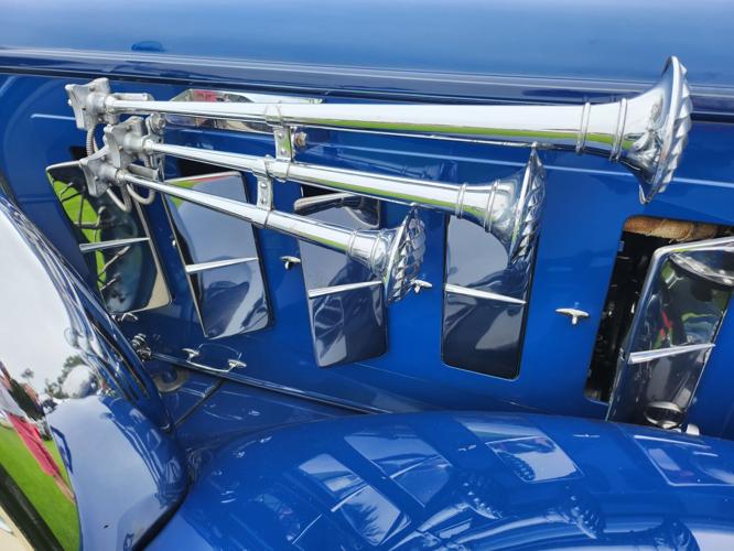 Cadillac horns