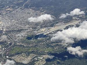 Image for display with article titled Complaints About Flight Noise Around the Monterey Regional Airport Have Inspired Activism.