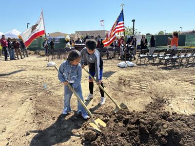 Performance Arts Space Monte Bella Elementary 1 Spanish
