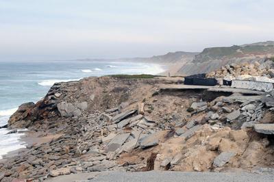 Shoreline erosion at Tioga Avenue
