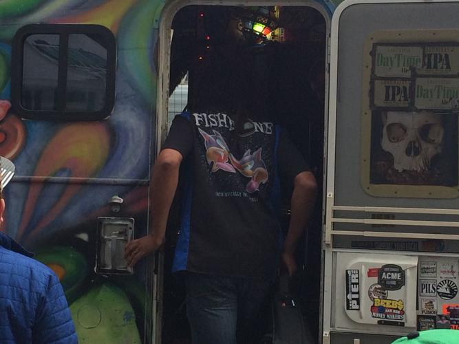 Fishbone get onto the bus.