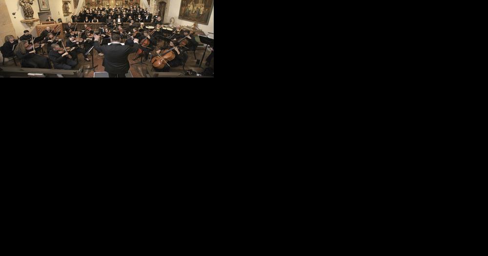 Choral group welcomes the holiday season with two performances at the Carmel Mission. - Vimarsana News