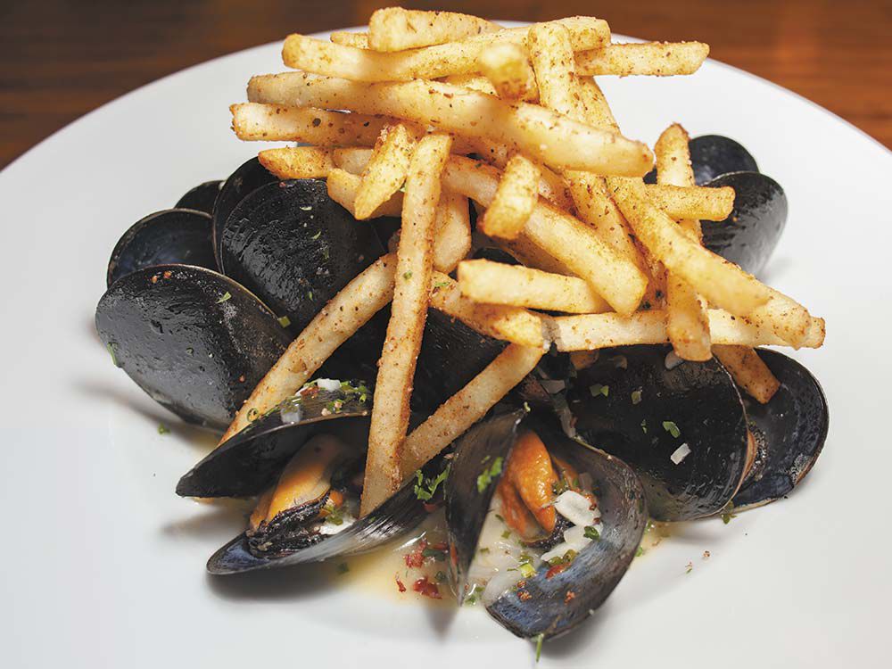 Easy French Mussel Recipe 2023 AtOnce