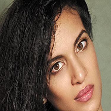 Anoushka Shankar Brings A Whirlwind Of Multiculturalism To Carmel S Sunset Center Music Montereycountyweekly Com