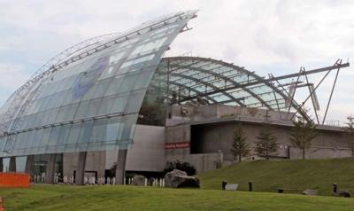 Monterey Bay Aquarium Stands By Its Sister Aquarium Through The Disaster Cover Montereycountyweekly Com