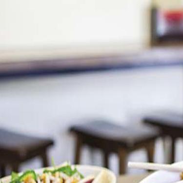 Pacific Bowls Rolls Food Reviews Montereycountyweekly Com