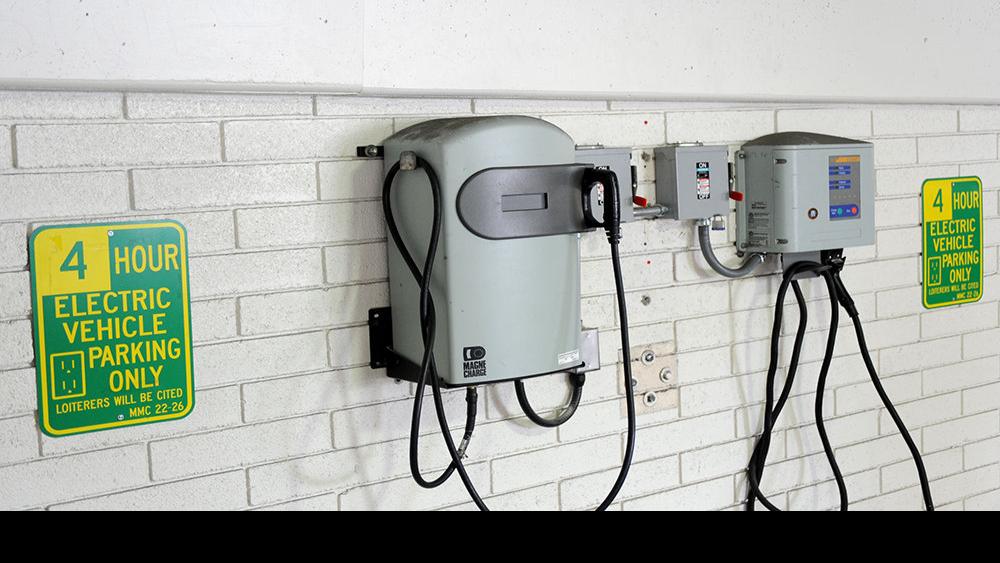 Four people argue over electric car charging station in Carmel. Crime