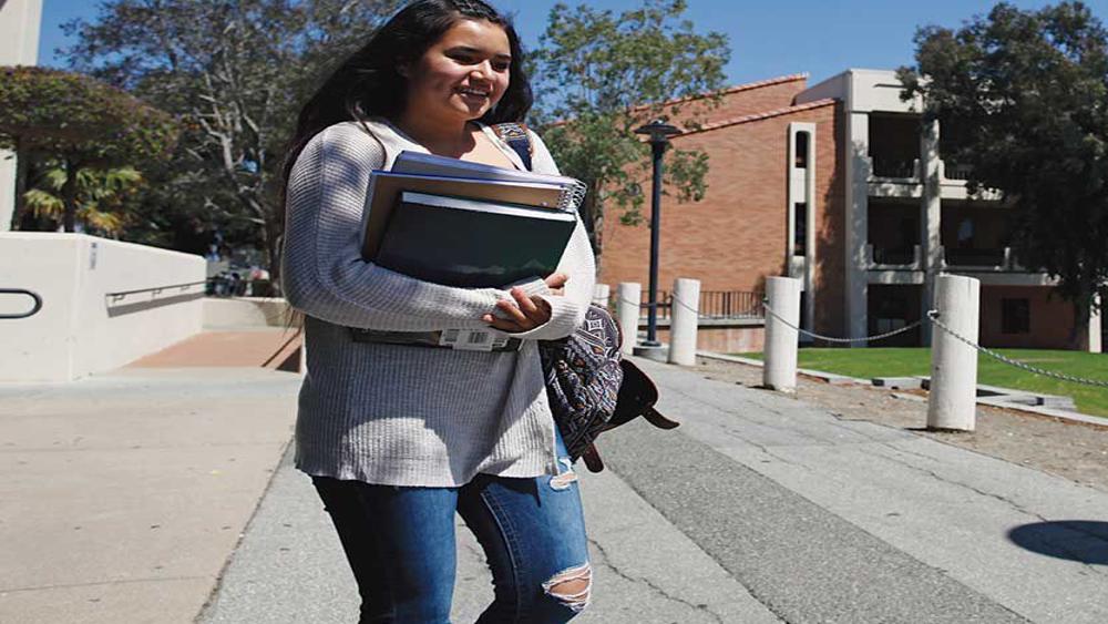 Going To College Is Not A Clear Cut Path For First Generation Students But They Re Persisting Cover Montereycountyweekly Com