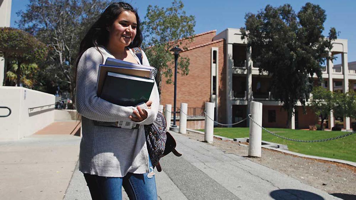 Going To College Is Not A Clear Cut Path For First Generation Students But They Re Persisting Cover Montereycountyweekly Com