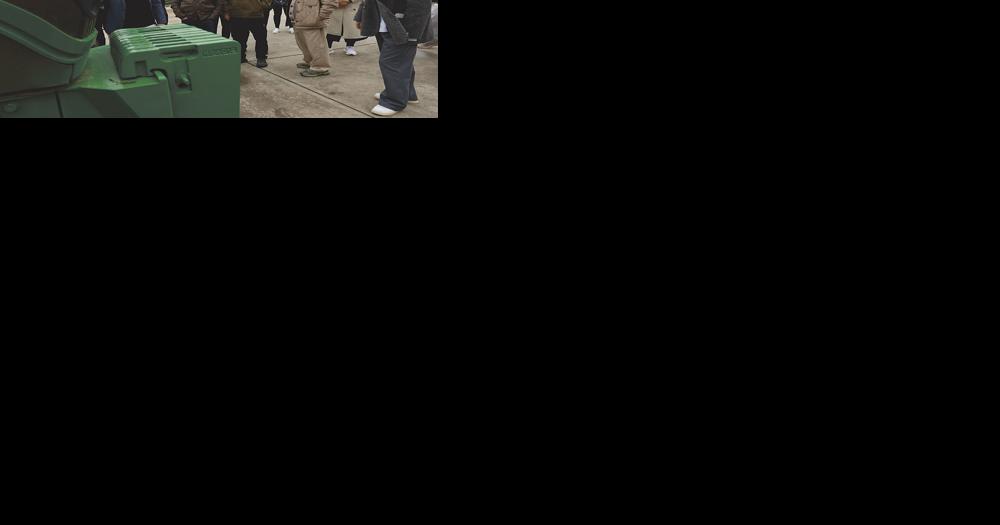 A Chinese delegation visits Salinas seeking to build collaboration and modernize agriculture abroad. - Vimarsana News