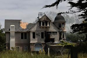 Image for display with article titled Pacific Grove’s LaPorte Mansion Burns in Morning Fire