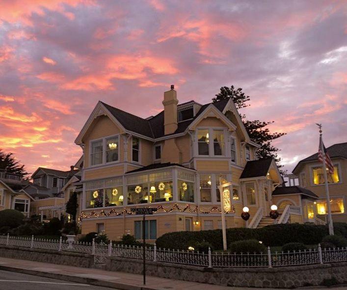 Christmas at the Inns in Pacific Grove Arts & Entertainment