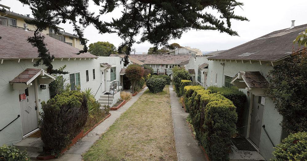 One by one, officials condemn blighted Monterey apartments. - Vimarsana News