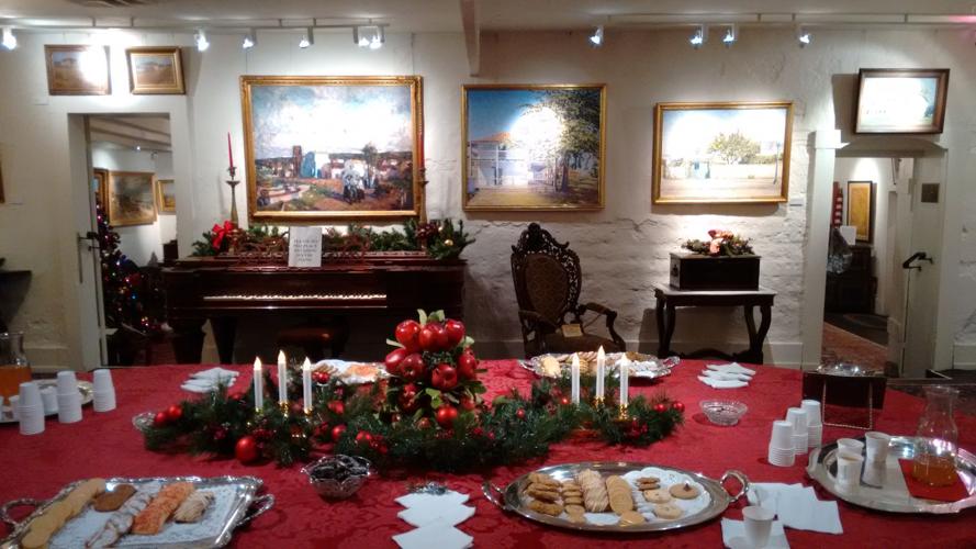 Monterey California Christmas In The Adobes 2022 Christmas In The Adobes In Old Town Monterey | Events And Festivals |  Montereycountyweekly.com