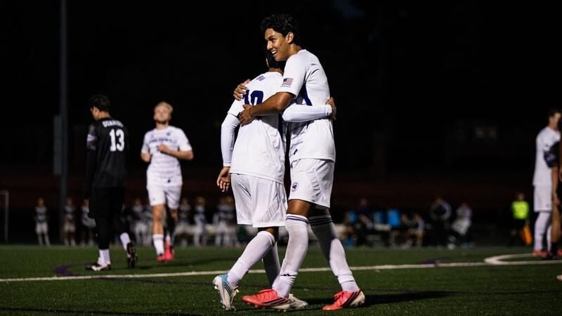 HPU Wins Third Straight on Family Weekend