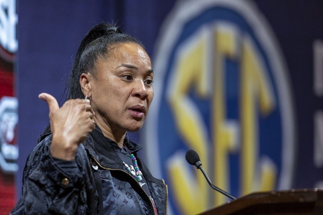 South Carolina basketball coach Dawn Staley age, height, dog