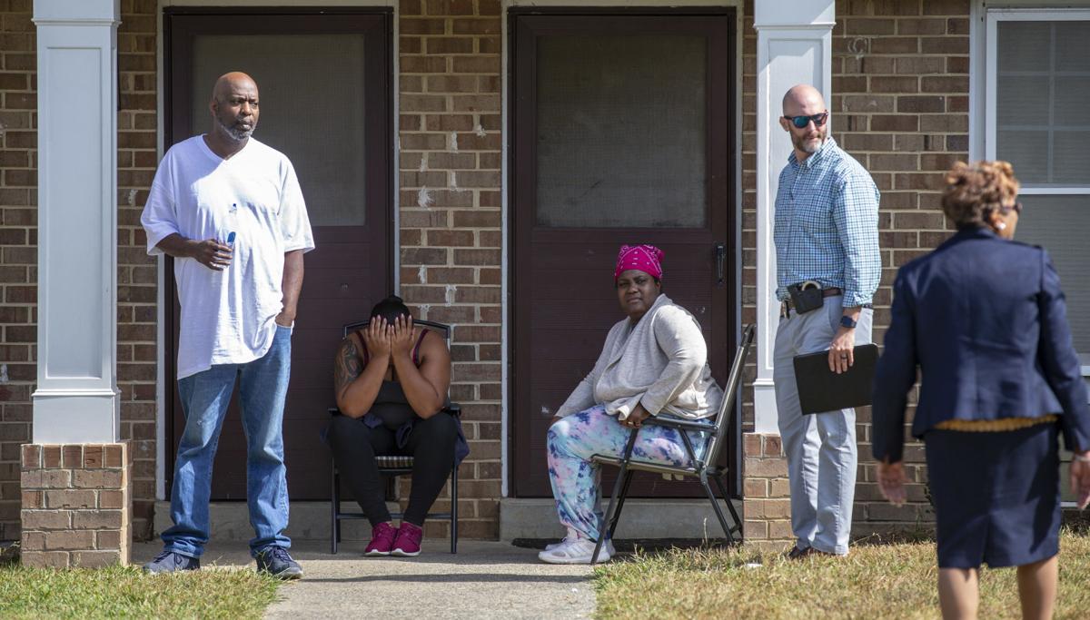 Photos Police Canvass Apartments Where 3 Year Old Went Missing