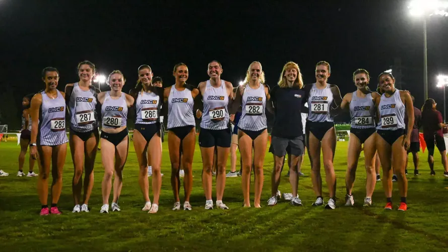 Women's Cross Country Takes Fifth at the Elon Friday Night Lights Meet