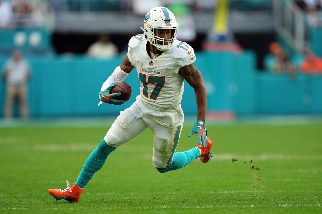 Report: Dolphins WR Jaylen Waddle (ankle) out vs. Ravens