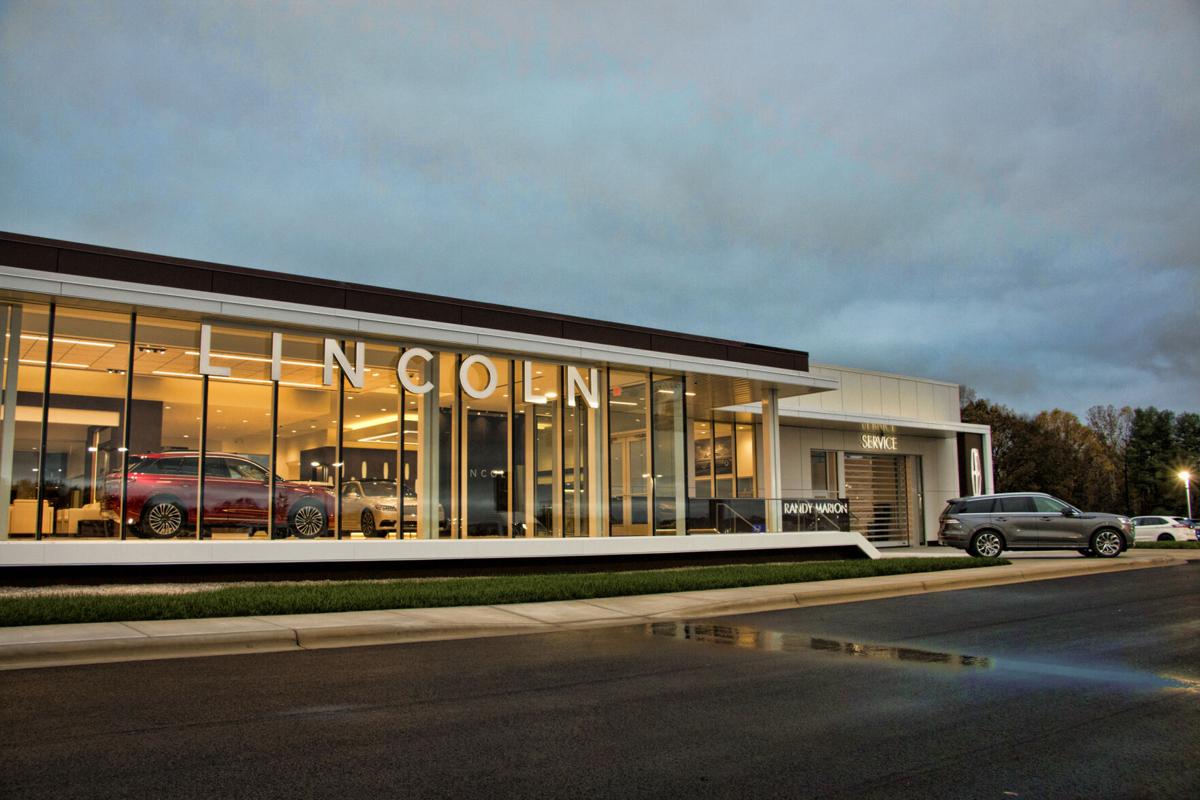 Randy Marion opens new �luxury� Lincoln dealership in