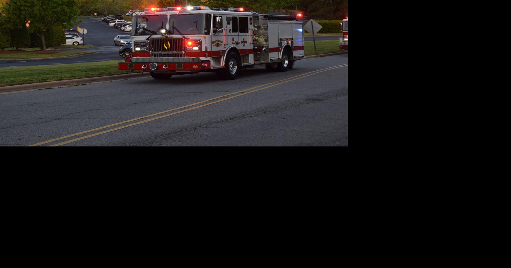 Mooresville police and local fire departments thank health care workers