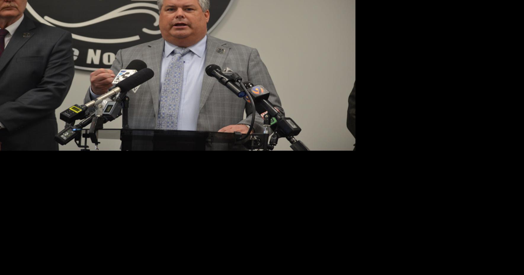 Mooresville mayor Chris Carney says he will retire on Sept. 30