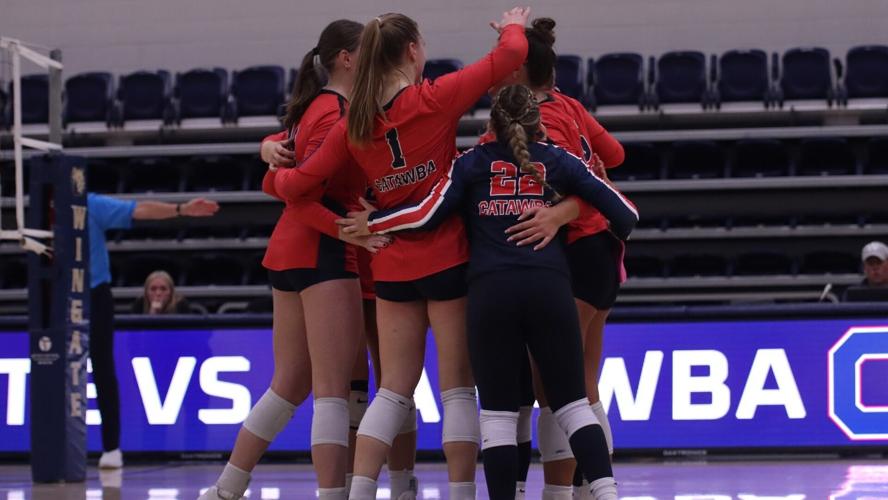 Women’s Volleyball Stifled at Lenoir-Rhyne