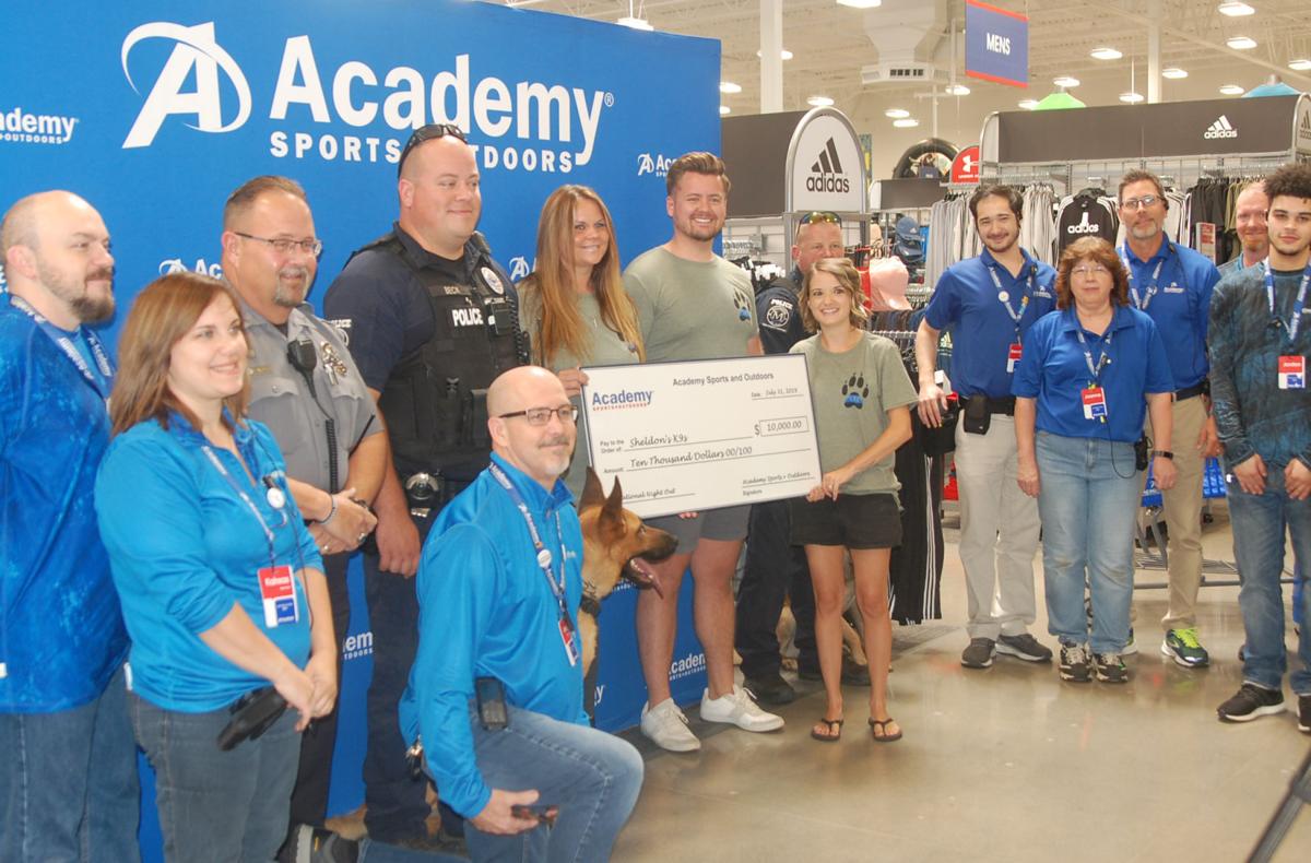 Academy Sports Outdoors Donates 10k To Sheldon S K9s News