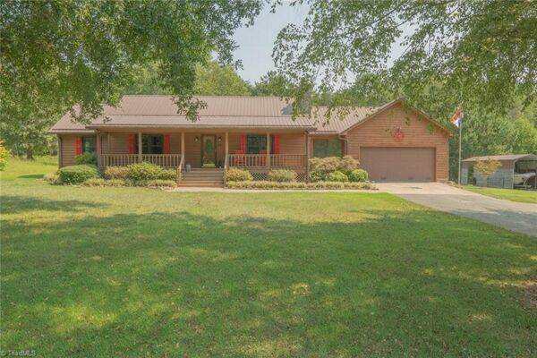 3 Bedroom Home in Sherrills Ford - $535,000