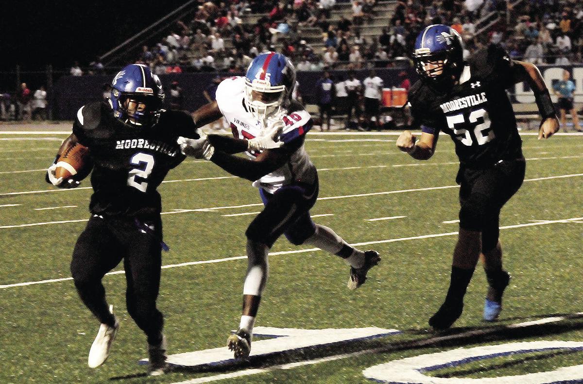 HIGH SCHOOL FOOTBALL Mooresville's undefeated streak reaches five