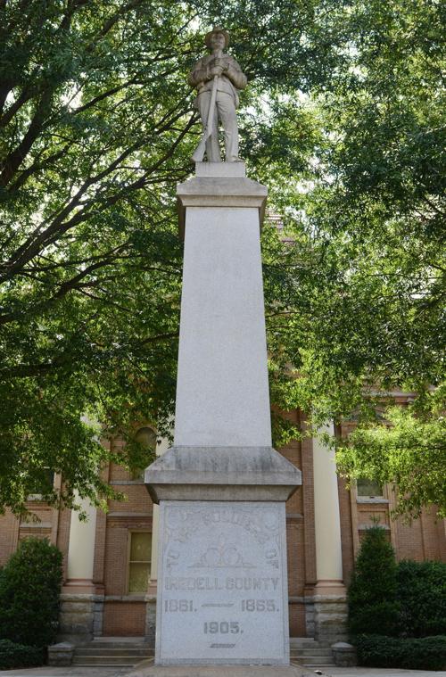 Statue 1