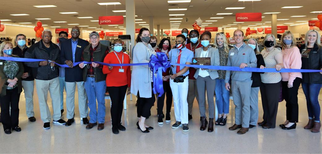 Bealls Outlet official opening and ribbon cutting ceremony in Habersham  Village