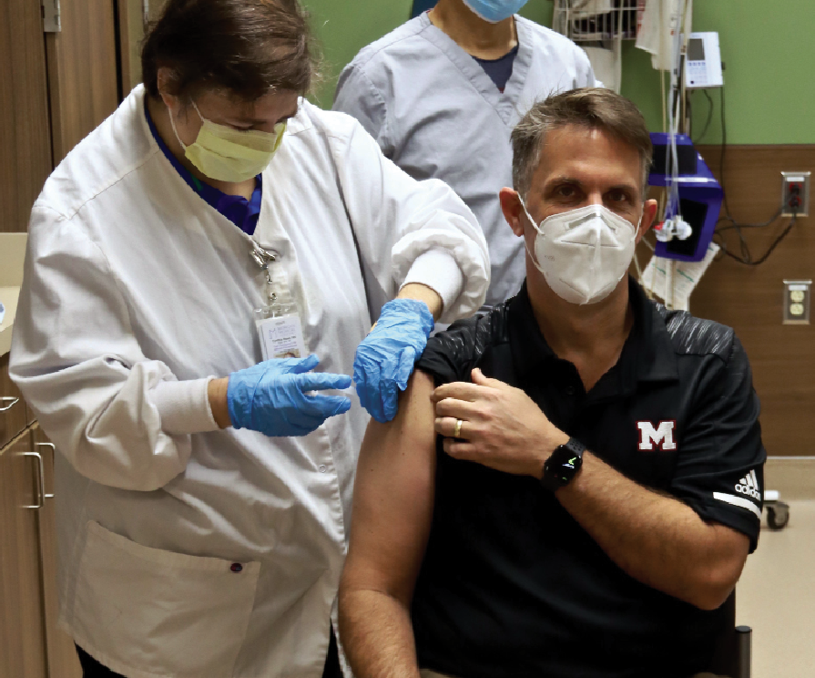 January_Dr. Dan Zant gets vaccine