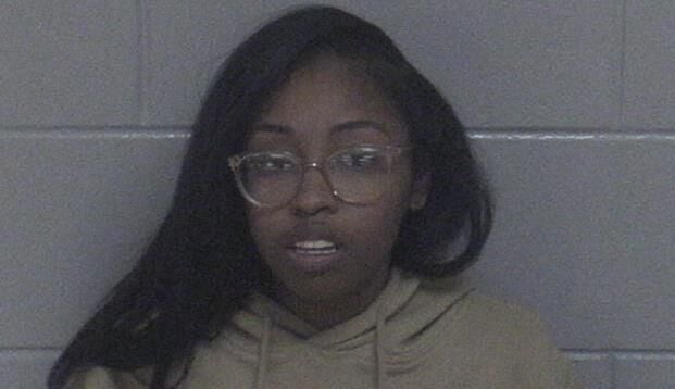 JAIL_INMATE_SMITH_ALEXIS__GLASSES_12272022_104259_560_AM.jpg