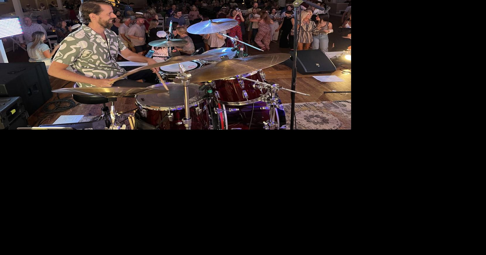 Yacht Rock Schooner rocks The Hall | News | morgancountycitizen.com