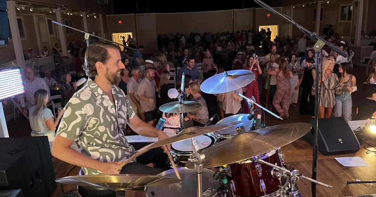 Yacht Rock Schooner rocks The Hall | News | morgancountycitizen.com
