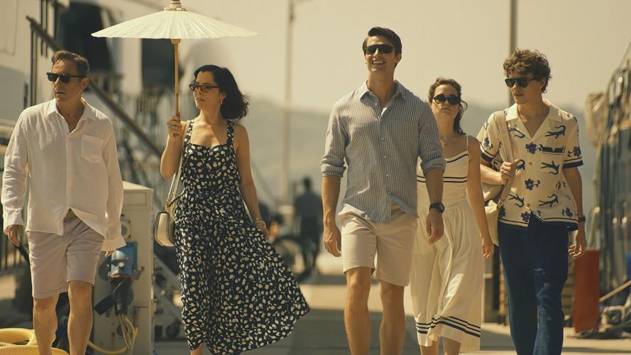 Family from White Lotus